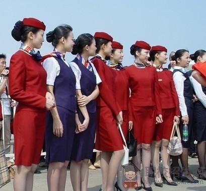 重慶航空專修學(xué)院航空服務(wù)專業(yè)課程是什么？